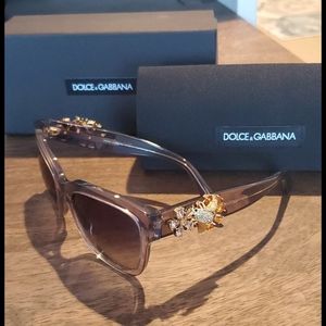 Dolce & Gabbana - DG4247